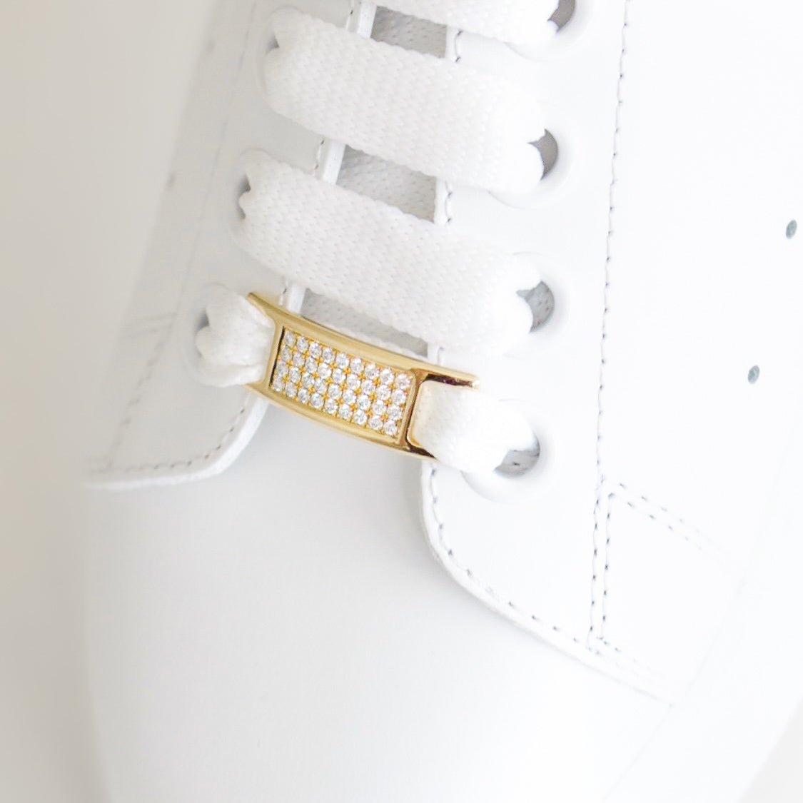 PAVE SHOE TAGS, PAVED -  Yellow gold, diamonds